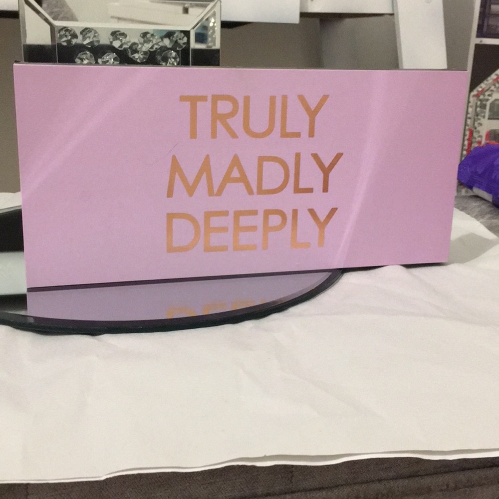 Vanity room decor